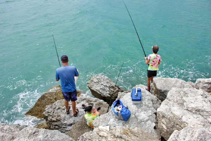Caution advised for Illawarra rock fishers - Wave FM